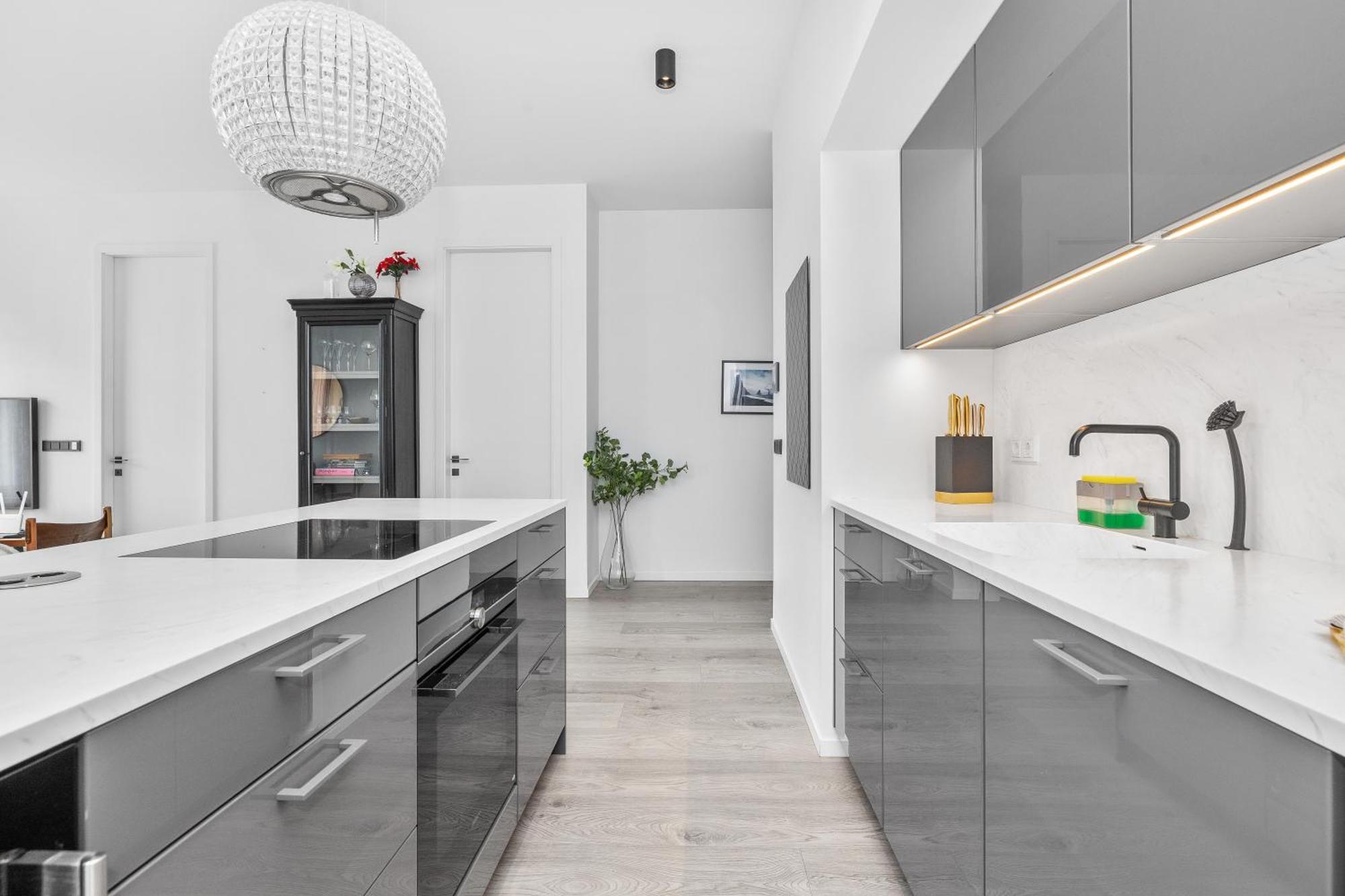 Vibrant Hafnatorg I Spacious Property With Expansive Garage ريكيافيك المظهر الخارجي الصورة