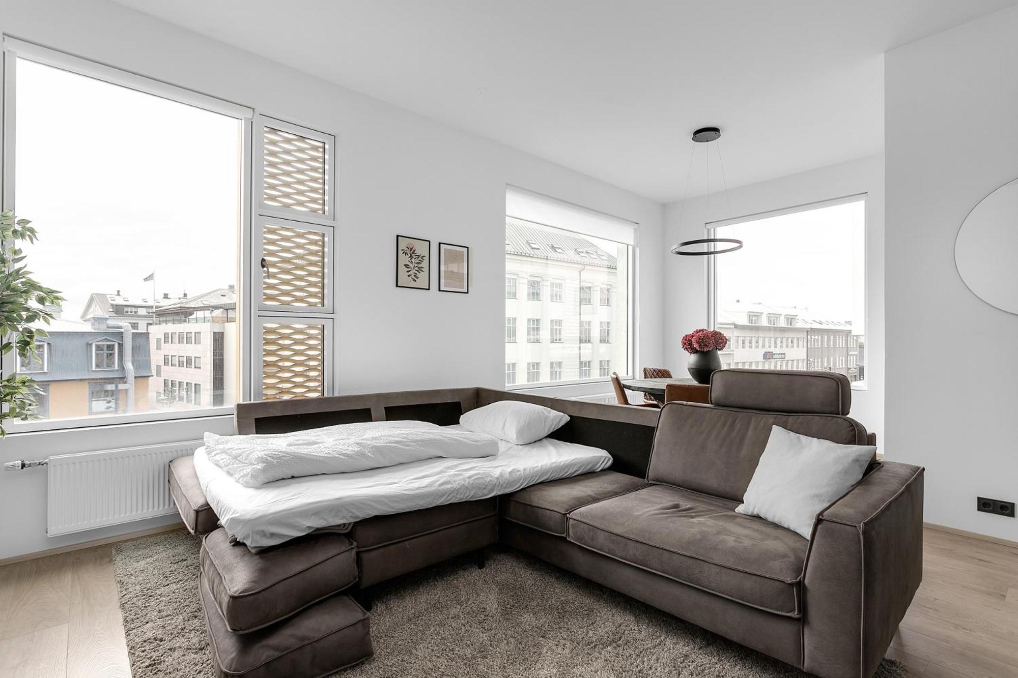 Vibrant Hafnatorg I Spacious Property With Expansive Garage ريكيافيك المظهر الخارجي الصورة