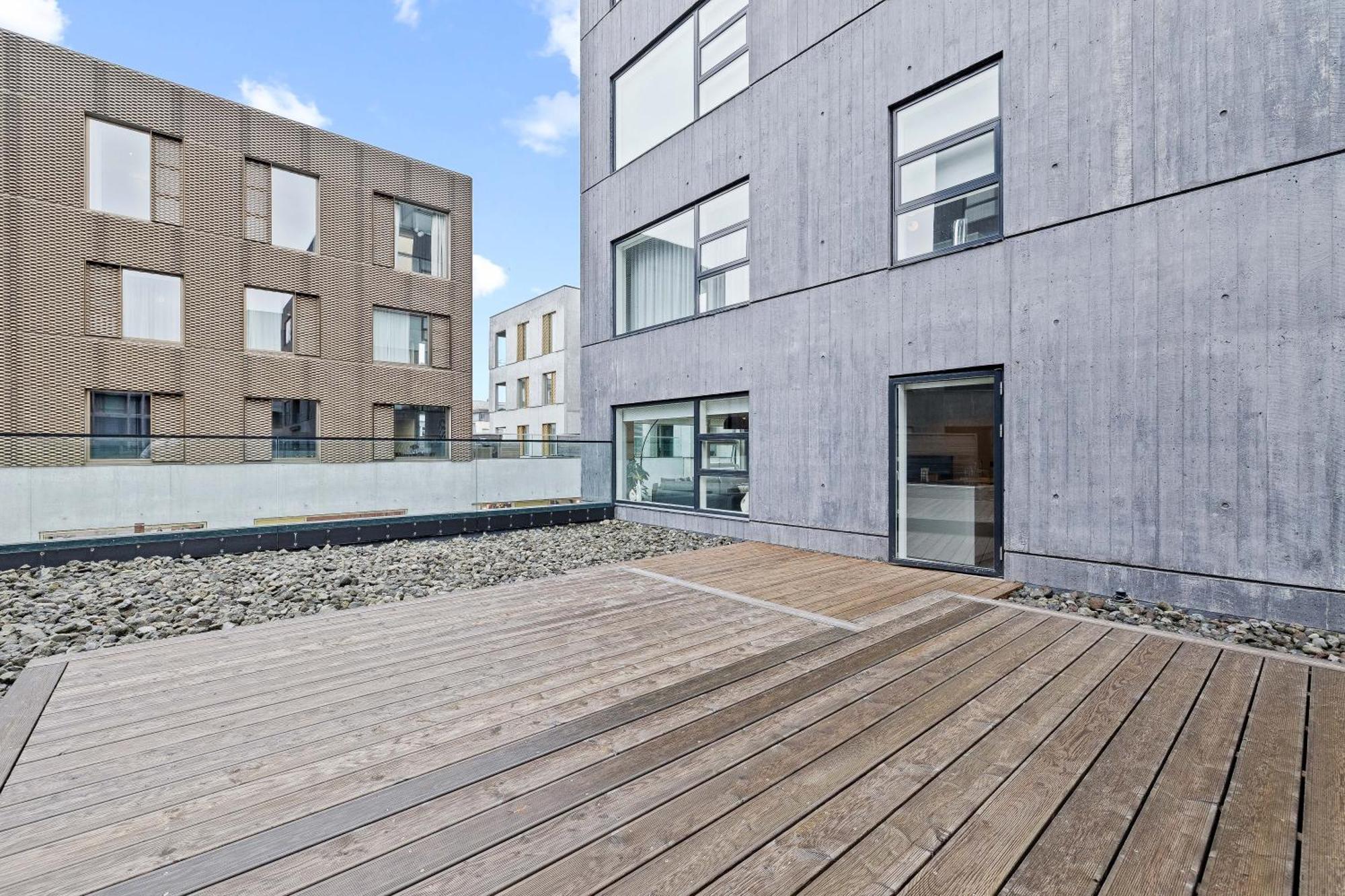 Vibrant Hafnatorg I Spacious Property With Expansive Garage ريكيافيك المظهر الخارجي الصورة