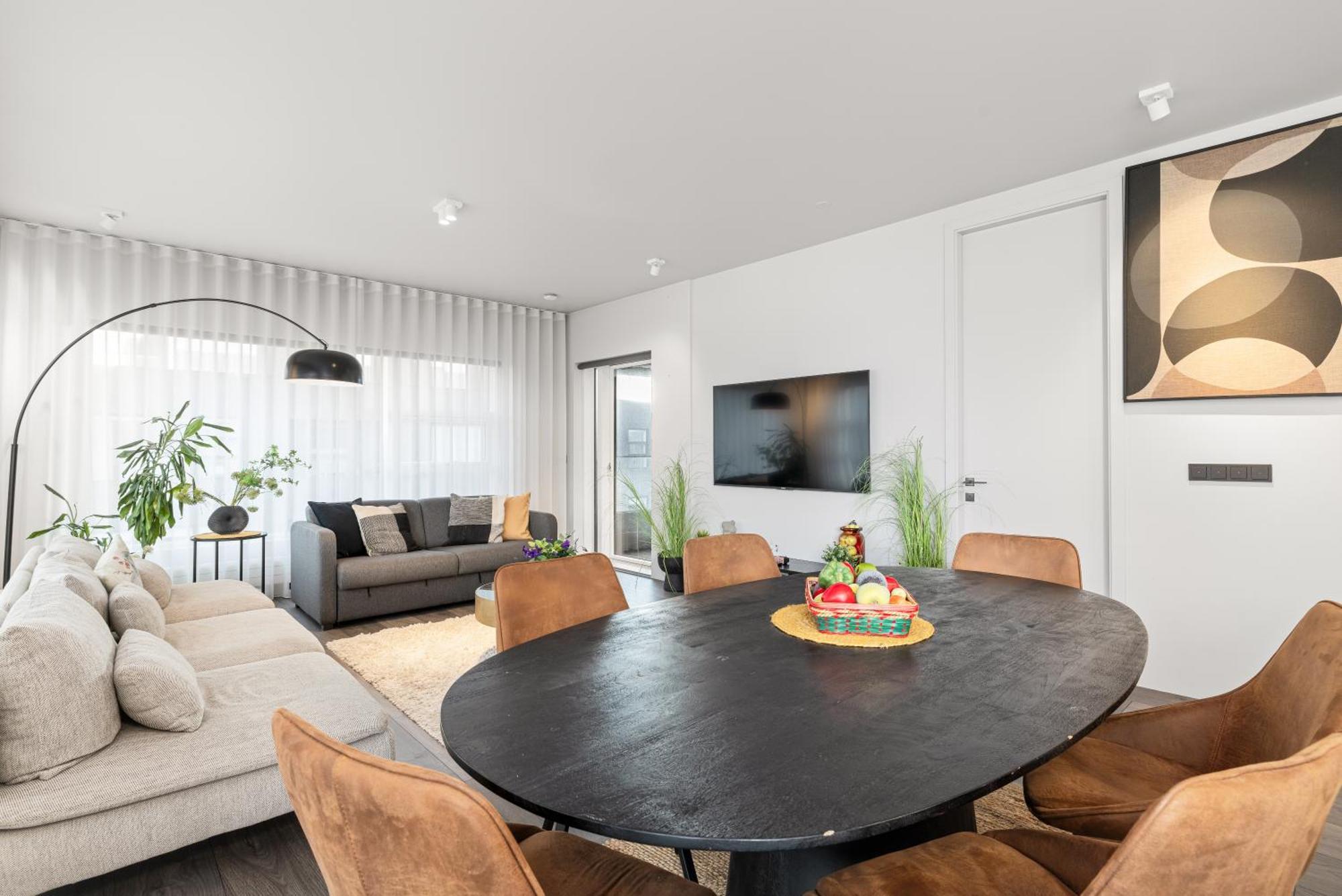 Vibrant Hafnatorg I Spacious Property With Expansive Garage ريكيافيك المظهر الخارجي الصورة